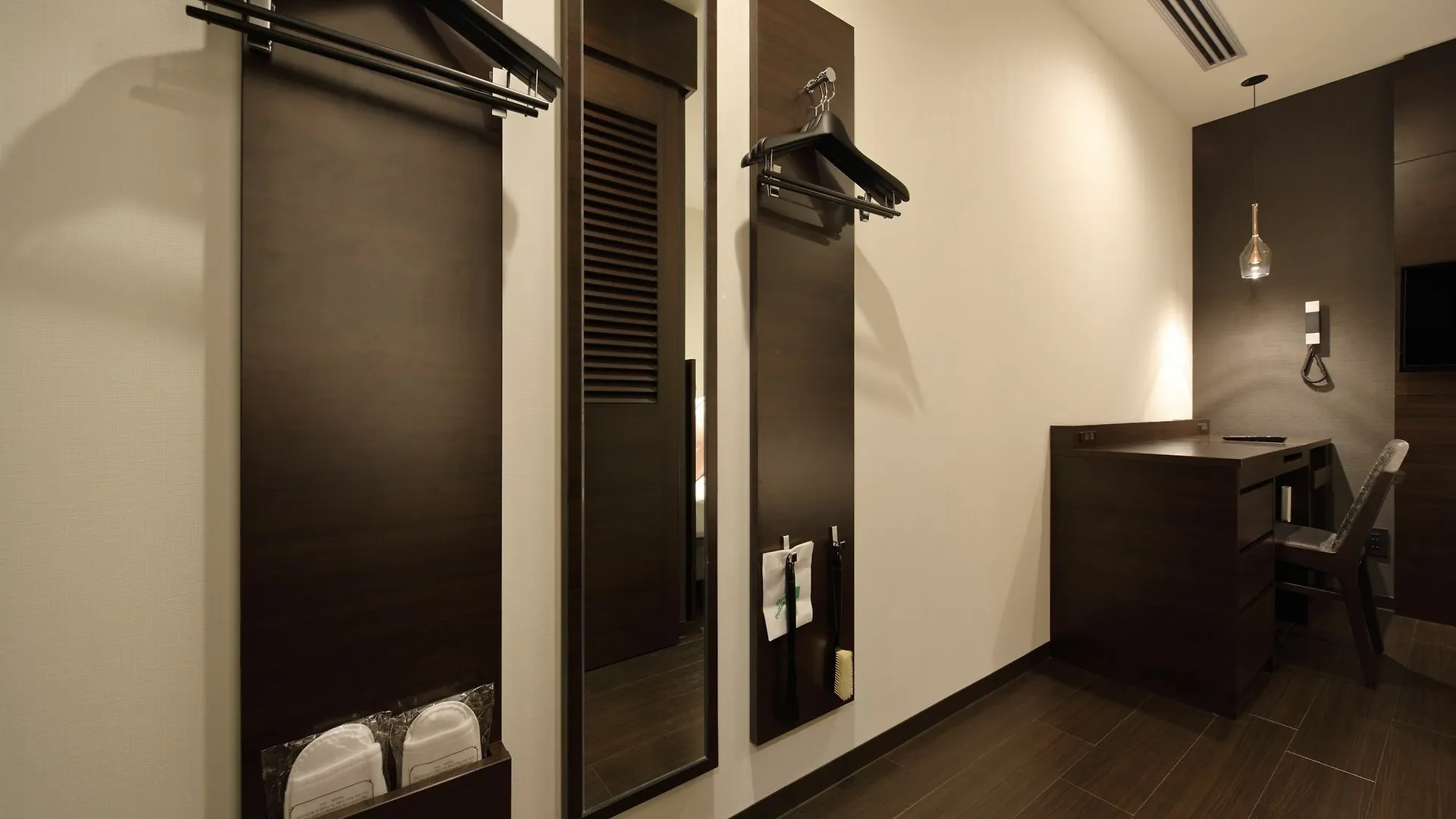 Red Roof Inn & Suites Osaka Namba Nipponbashi 3*,