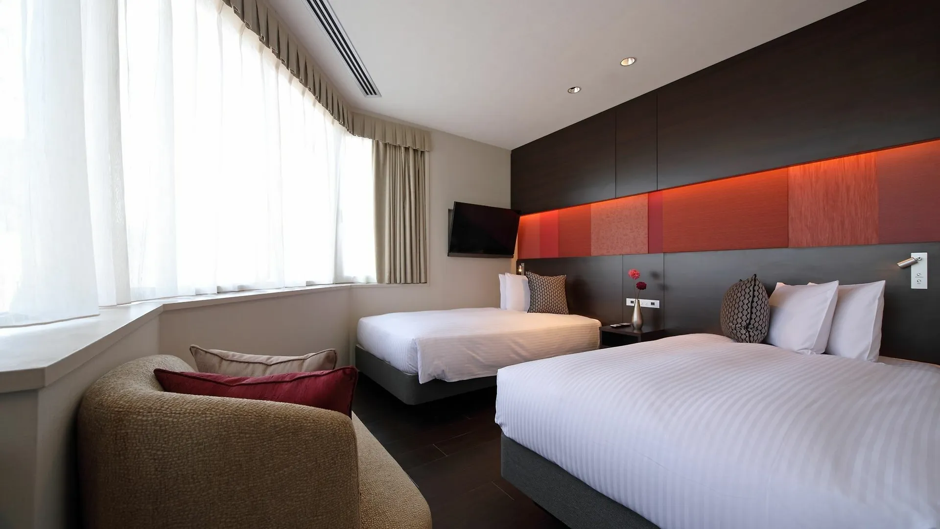 Red Roof Inn & Suites Osaka Namba Nipponbashi 3*,