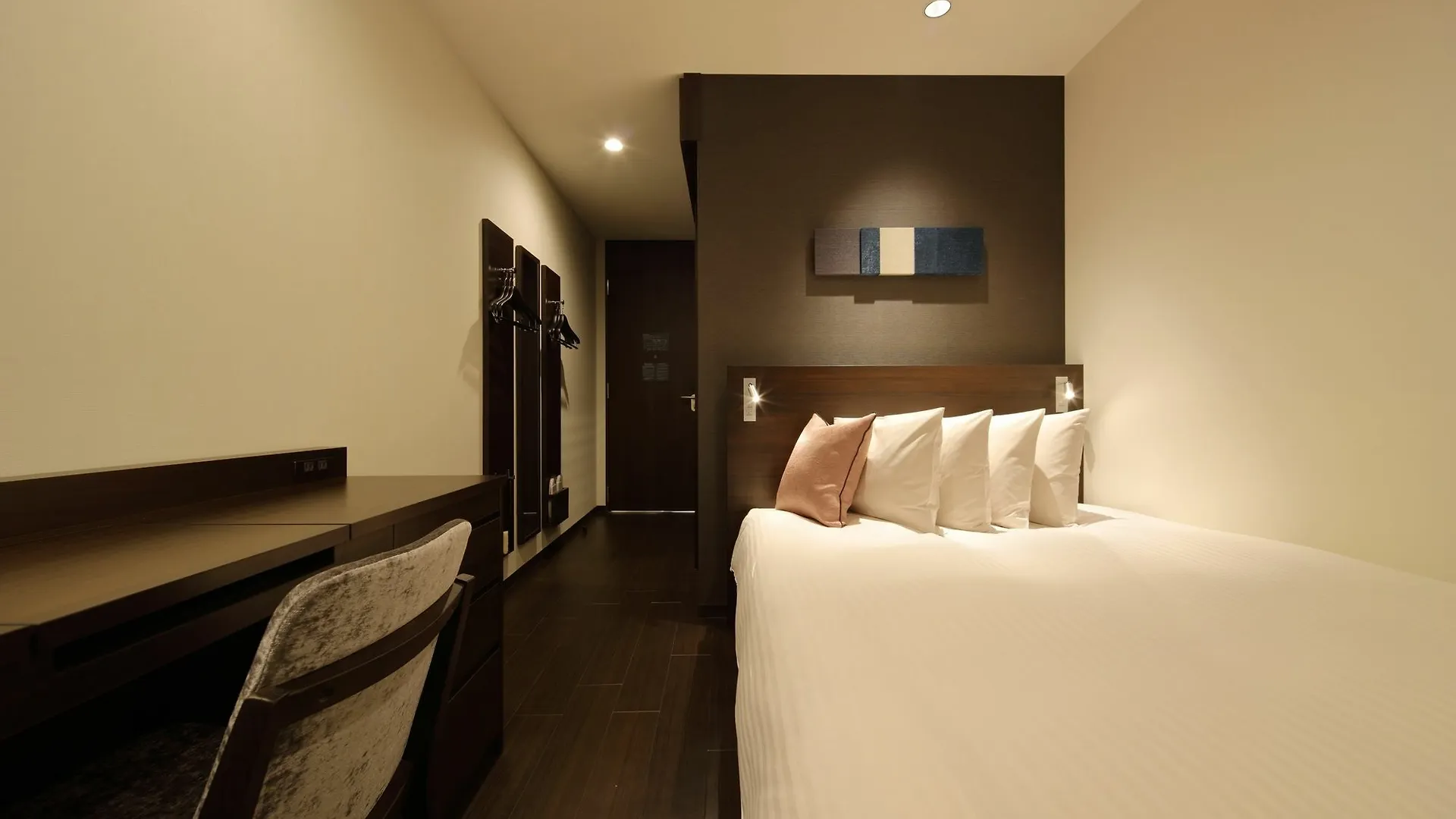 Red Roof Inn & Suites Osaka Namba Nipponbashi