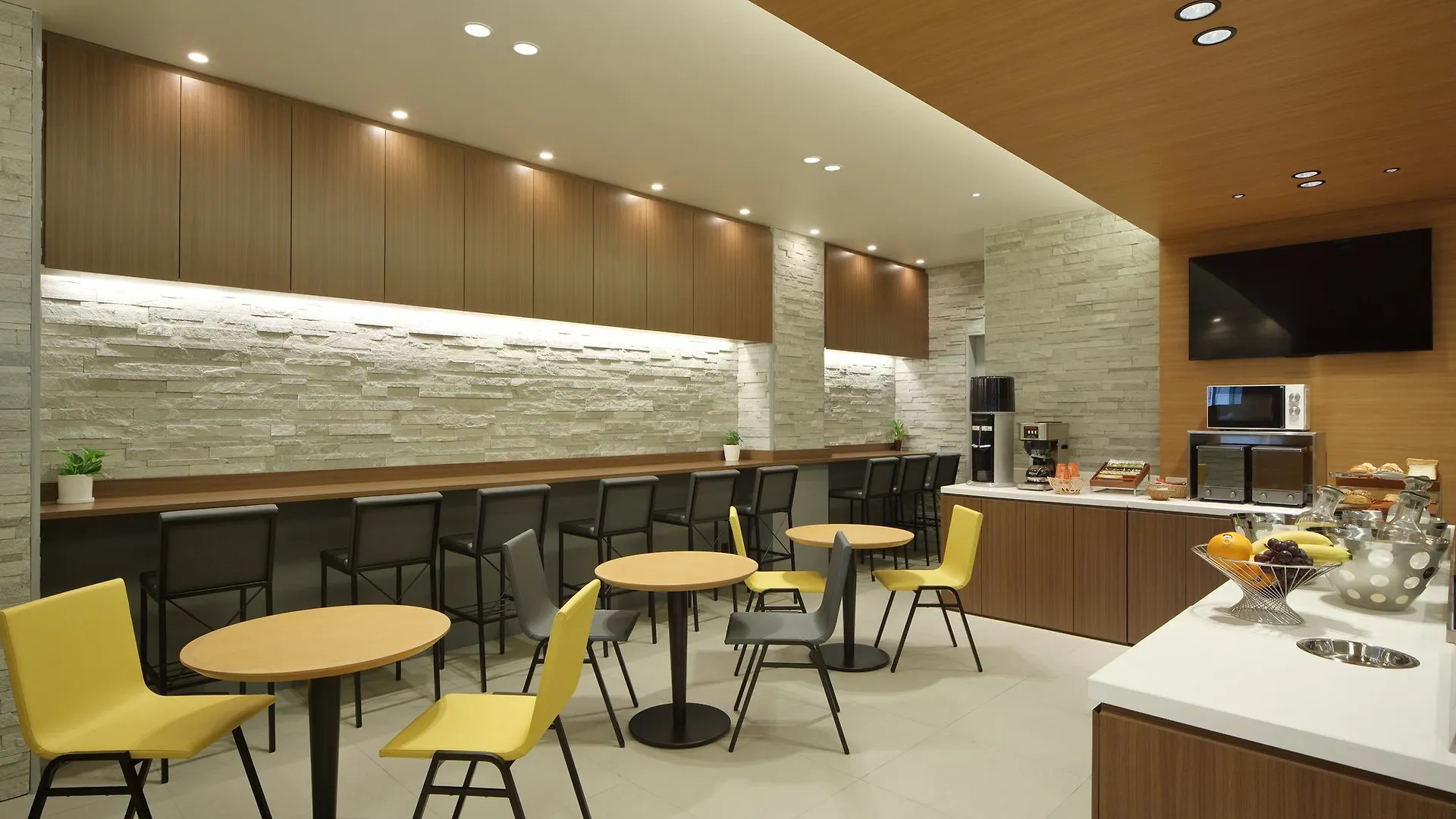 Red Roof Inn & Suites Osaka Namba Nipponbashi