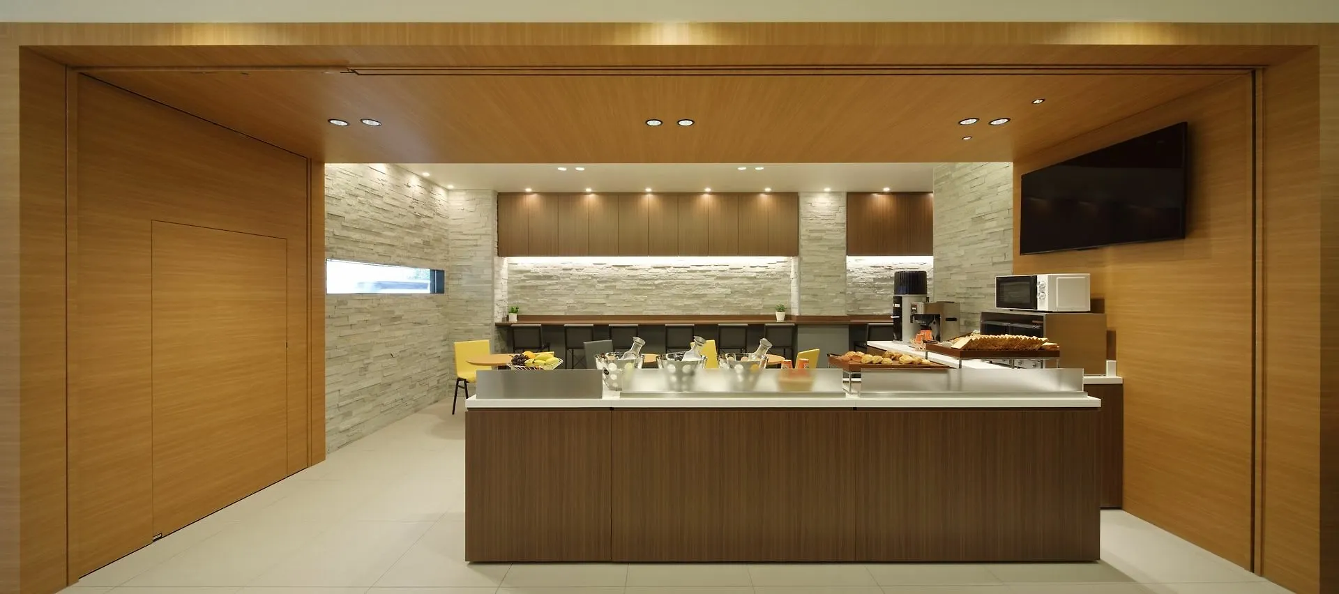 Red Roof Inn & Suites Osaka Namba Nipponbashi Hotel