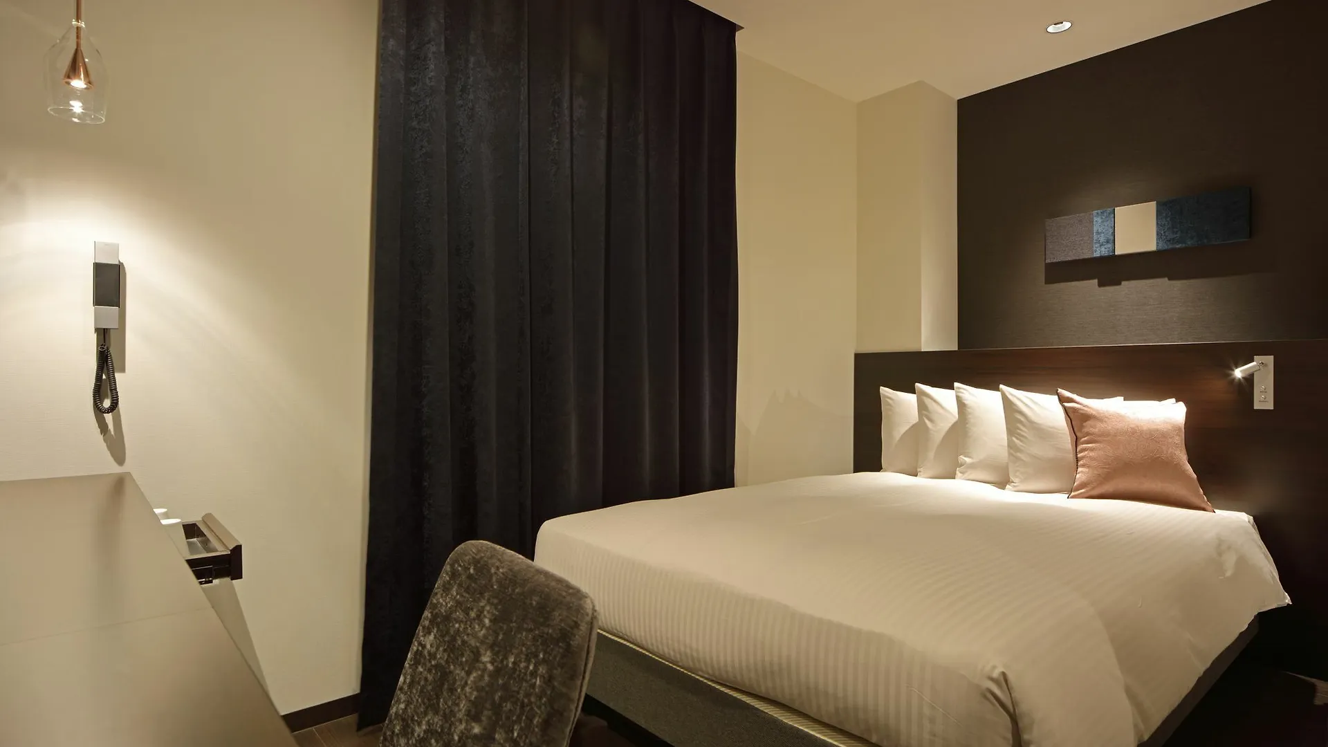Hotel Red Roof Inn & Suites Osaka Namba Nipponbashi